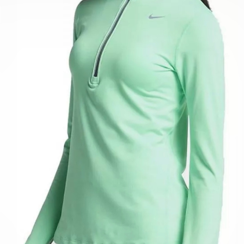 Nike Womens Element Half Zip Top  Size Medium MRSP $85 EUC